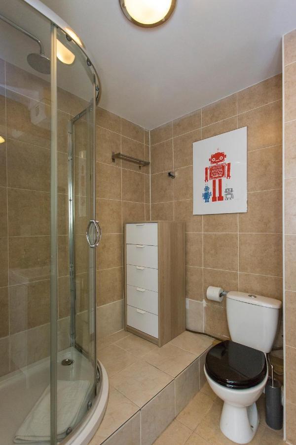 Апартаменты Camden Apartment By Morethanstays